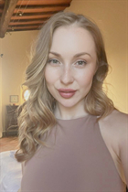 Mujer perfecta irina de zurich con pelo Rubio y edad 30 photo-18