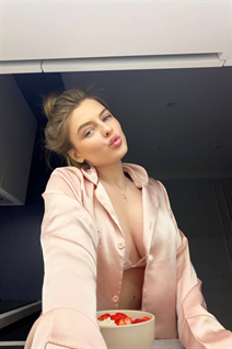 Novia ucraniana kristina de dnipro con pelo Rubio y edad 29