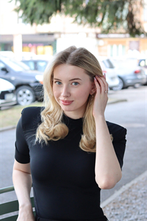 Ukrainian bride eleonora from rovno with Blonde hair age 19