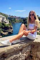 Dating a ukrainian woman zhanna from lviv with Light Brown hair age 29 photo-2