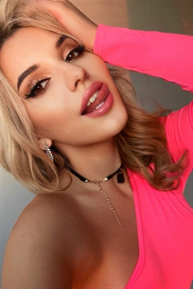 Dating a ukrainian woman bohdana from kharkov with Blonde hair age 21