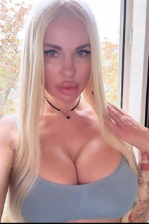 Esposa ucraniana de odesa natalia con pelo Rubio y edad 33