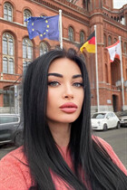 Dating a german woman inna from berlin with Black hair 51 years old photo-4