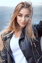 almere mariée veronica avec Blond cheveux, âge 31 photo-1