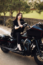 Single ukrainian lady ekaterina from stroudsburg with Black hair age 42 photo-14