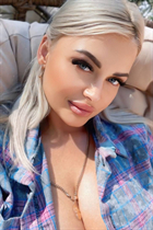 Lady from Ukraine diana from irpin with Light Brown hair age 30 photo-7