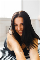 Dating a ukrainian woman eva from kremenchuk with Dark Brown hair age 22 photo-16