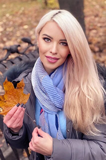 Russian brides in bikini iryna from rivne with Blonde hair age 43
