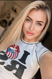 Girl from geneve viktoria with Blonde hair age 38