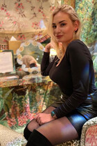 Mariée de london anastasia avec Blond cheveux, âge 30 photo-4