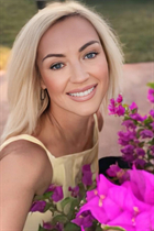 Mariée de vienna tatiana avec Blond cheveux, âge 48 photo-5