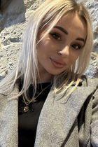 Femme ukrainienne anastasiia de nikolaev avec Chatain clairs cheveux, âge 34 photo-3