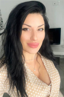 Ukrainian girl model oksana from kiev with Black hair age 43
