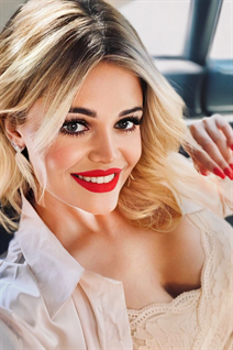 Ukrainian wife alona from kiev with Blonde hair age 32