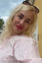 Ukrainian wife liubov from kyiv with Blonde hair age 34 photo-17