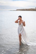 Dating a romanian girl elena from bucharest with Dark Brown hair 49 years old photo-2