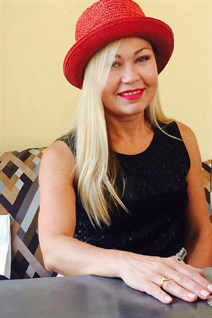 Mariée ukrainienne par correspondance natalia de odessa avec Blond cheveux, âge 58