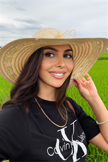 da nang bride tatiana with Dark Brown hair age 29