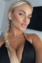 Girl from los angeles yulia with Blonde hair age 31 photo-17