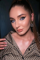 Modelo ucraniana anna de pervomaisk con pelo Marrón oscuro y edad 22 photo-16