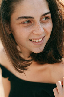 Date ukrainian girl anastasia from kharkov with Dark Brown hair age 24