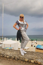 Sortir avec une femme allemande svetlana de berlin avec Blond cheveux 56 ans photo-16