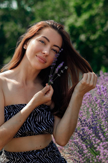 Belle fille ukrainienne yelyzaveta de kyiv avec Blond cheveux, âge 33