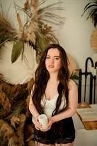 Femme ukrainienne pour sortir avec alina de zaporizhzhia avec Brunette cheveux, âge 25 photo-1