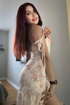 Femme parfaite olesya de paris avec Chatain clairs cheveux, âge 19 photo-42