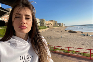 Girl from kadiz kateryna with Light Brown hair age 34 photo-10