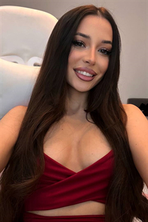 Saliendo con mujer ucraniana iryna de ivano-frankovsk con pelo Marrón oscuro y edad 29