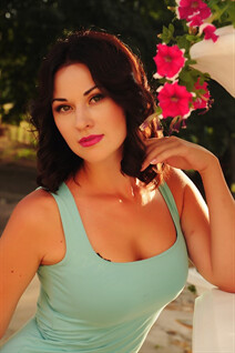 Single women from ukraine irina from nikolaev with Black hair age 31