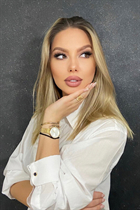 pristina mariée andrijana avec Chatain clairs cheveux, âge 31 photo-8