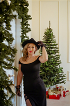 Jolie fille lyudmila de warsaw avec Chatain clairs cheveux, âge 43 photo-3