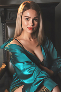 Mujer ucraniana natalia de nikolaev con pelo Rubio y edad 48