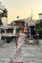 Fille roumaine florentina de bucharest avec Brunette cheveux 28 ans photo-2