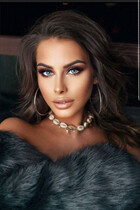 Novia de warsaw gabriella con pelo Marrón oscuro y edad 28 photo-3