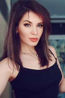 Ukrainian girl oleksandra from poltava with Light Brown hair age 36