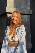 Bride from bangkok alina with Light Brown hair age 28 photo-3