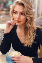 Belle femme allemande tatiana de munich avec Blond cheveux 36 ans photo-1