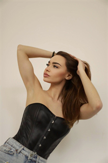 Single ukrainian lady angelika from kiev with Light Brown hair age 30
