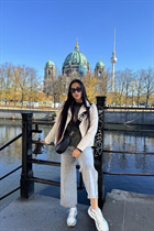 Dating a german girl margarita from berlin with Black hair 31 years old photo-17