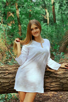 Belle femme ukrainienne tatiana de marganets avec Chatain clairs cheveux, âge 26 photo-1