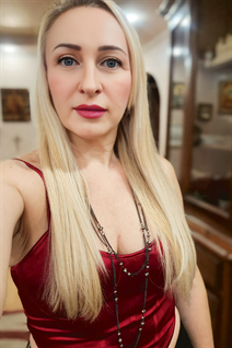 Belles femme ukrainienne tatiana de kyiv aux cheveux Blond, age 53