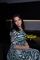 Dating a ukrainian woman irina from kiev with Black hair age 50 photo-6