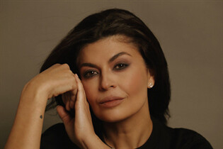 Girl from bar elena with Black hair age 48 photo-33