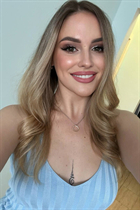 Beautiful woman of Ukraine dariia from odessa with Light Brown hair age 32 photo-4