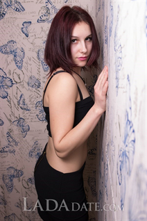 Épouses russes en ligne viktoria de nikolaev avec Brunette cheveux, âge 25
