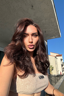 Bride from los angeles oleksandra with Dark Brown hair age 30