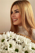 Dating a ukrainian woman alina from kiev with Black hair age 31 photo-2